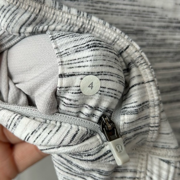 Lululemon Think Fast Hoodie size 4 - Picture 8 of 8